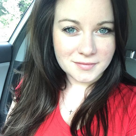 Meet your Posher, Jennifer - Picture 1 of 1